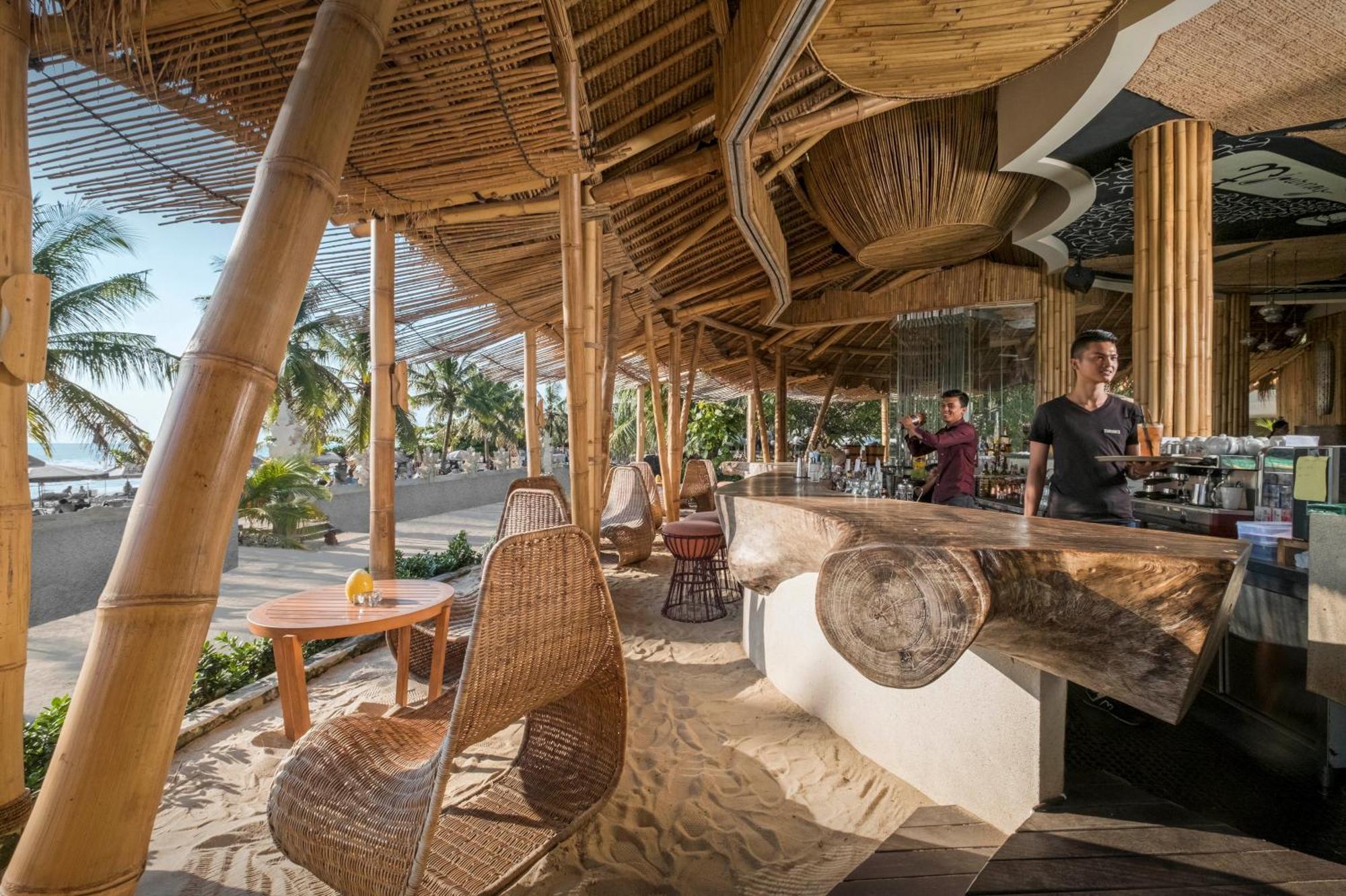 Legian Bali Mandira Beach Resort & Spa מראה חיצוני תמונה The Beach Club