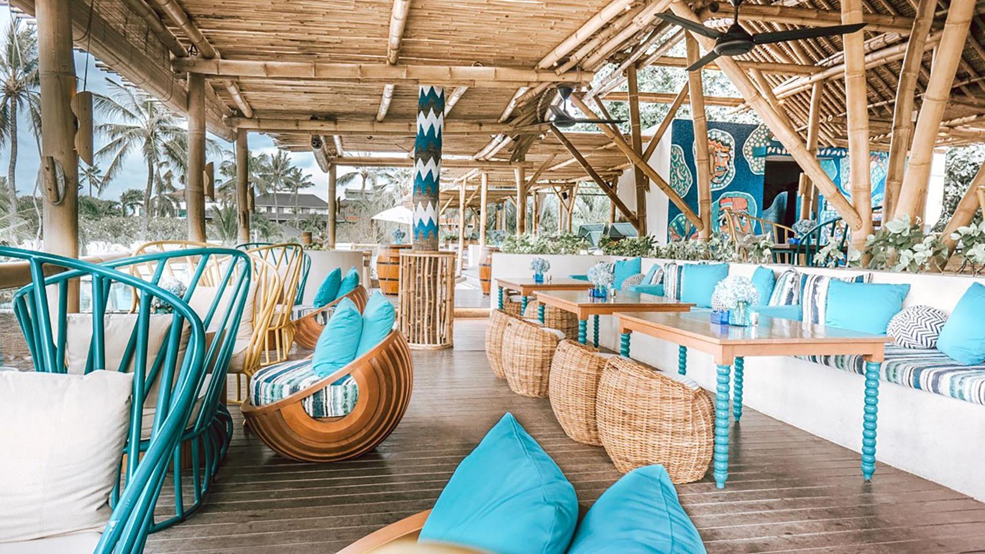 Legian Bali Mandira Beach Resort & Spa מראה חיצוני תמונה The interior of the restaurant